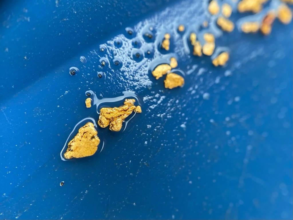 КАК И КЪДЕ ДА НАМЕРИМ САМОРОДНО ЗЛАТО:&nbsp;ПРОУЧВАНЕ